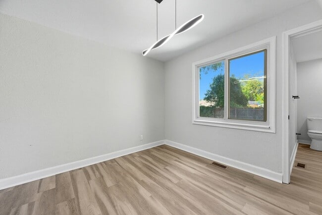 Building Photo - WELCOME TO WILLOUGHBY TERRACE!!!