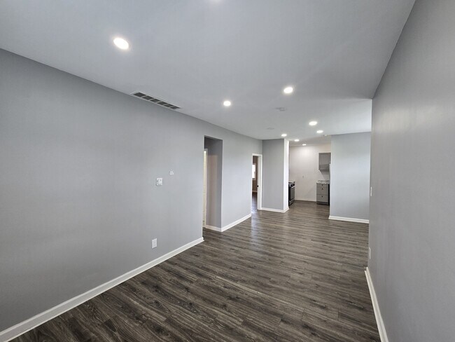 Building Photo - 9340 Moffat Ave