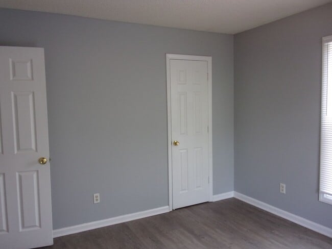 Building Photo - 3 Bedroom 1 Bath Home