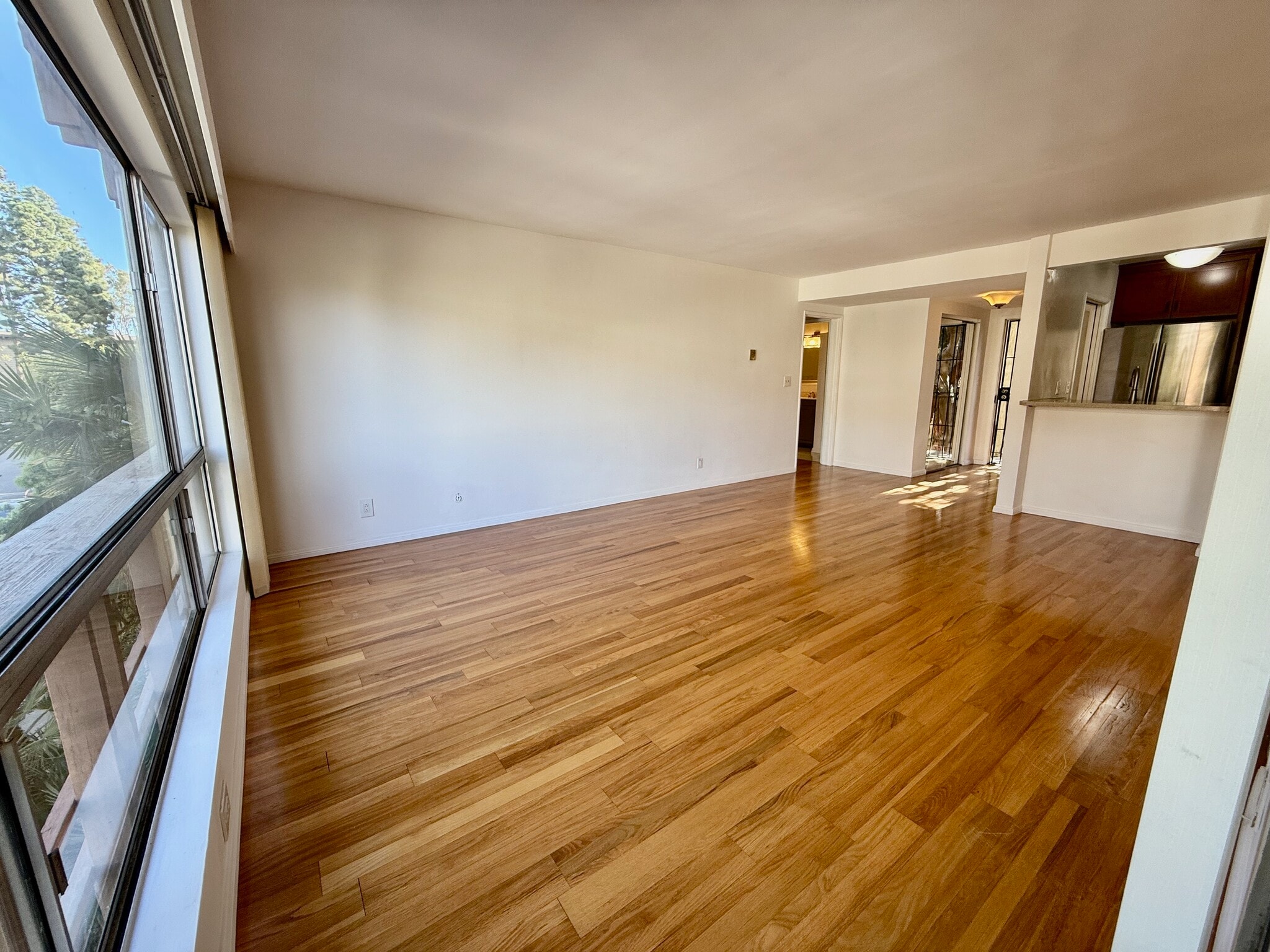 Building Photo - 5600 Kensington Way