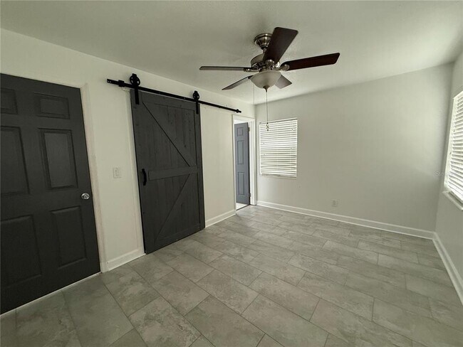 Building Photo - 4426 W Bay Ct Ave