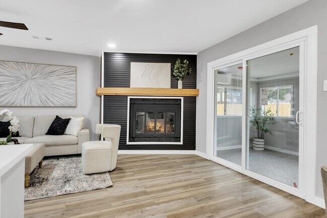 Building Photo - 3933 Wood Ct