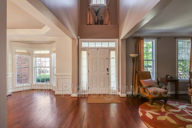 Building Photo - 203 Braebrook Way