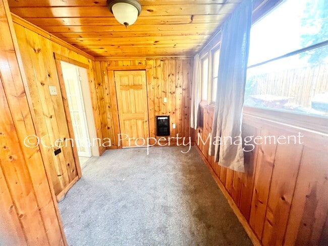 Building Photo - Quaint 2-bedroom cottage located in uptown...