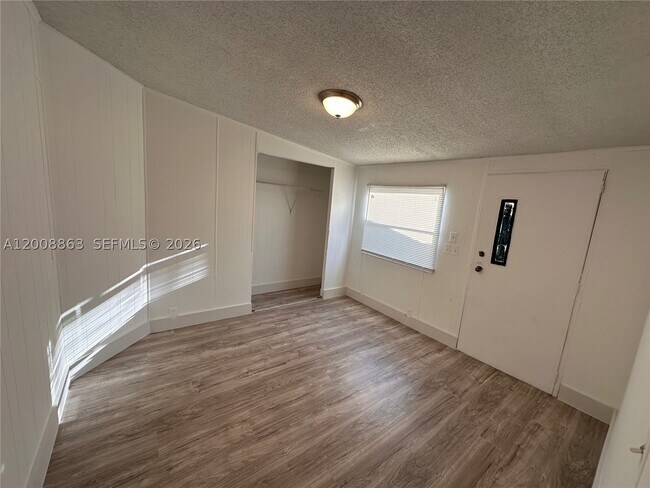 Building Photo - 3028 SW 50th St