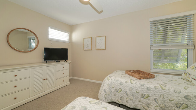 Building Photo - 6019 W Peppertree Way