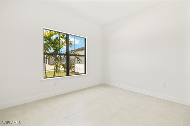 Building Photo - 25637 Shoreline Gaze Dr