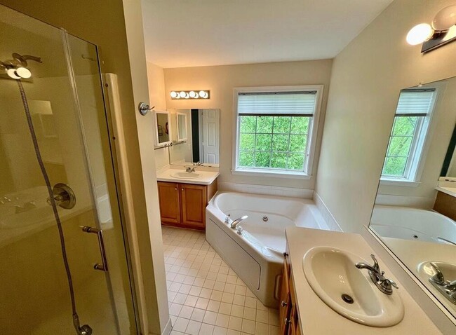 Building Photo - 2835 Barclay Way