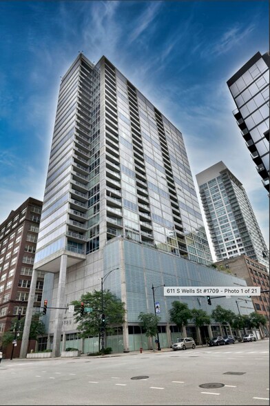 Building Photo - 611 S Wells St