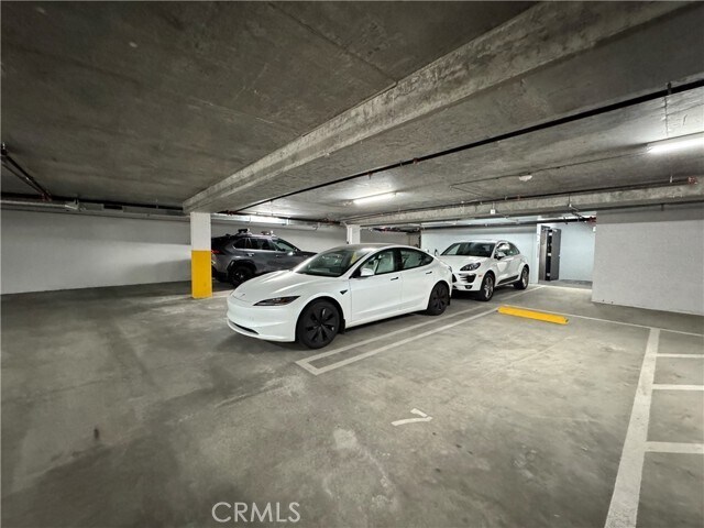 Building Photo - 4383 N Sepulveda Blvd