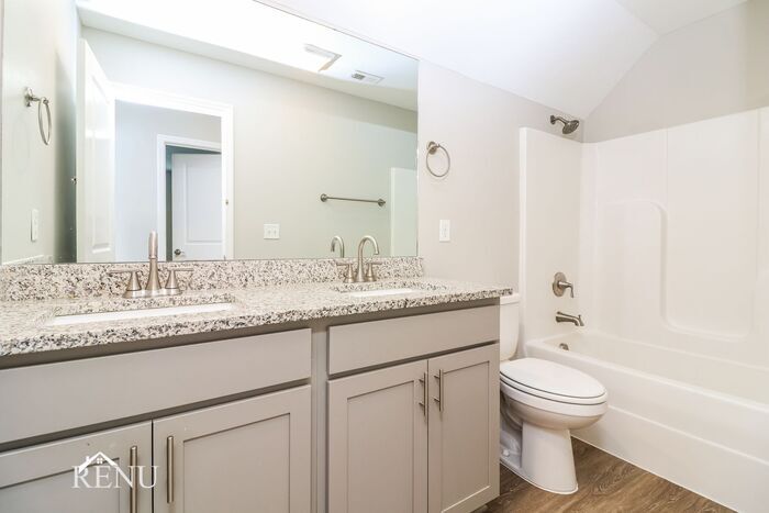 Building Photo - 5377 Lynnland Terrace