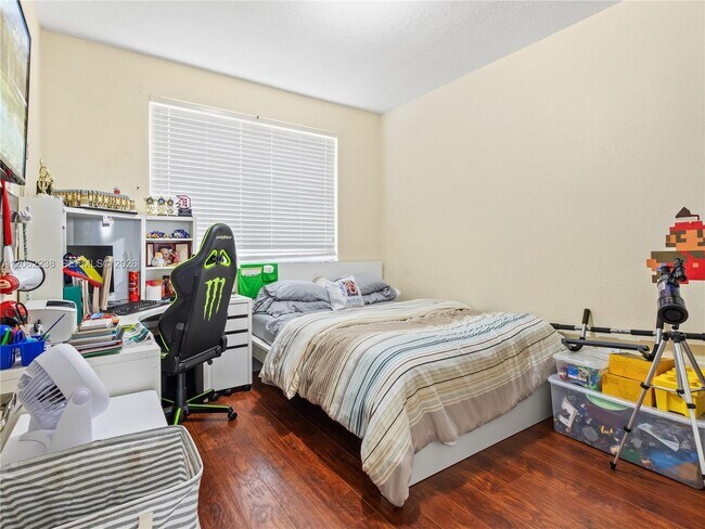 Building Photo - 8128 NW 108th Ct