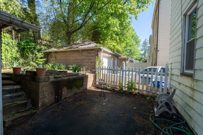 Building Photo - 107 Boyden Ave