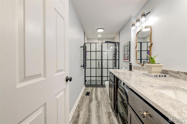 Building Photo - 14991 Broadmont Dr