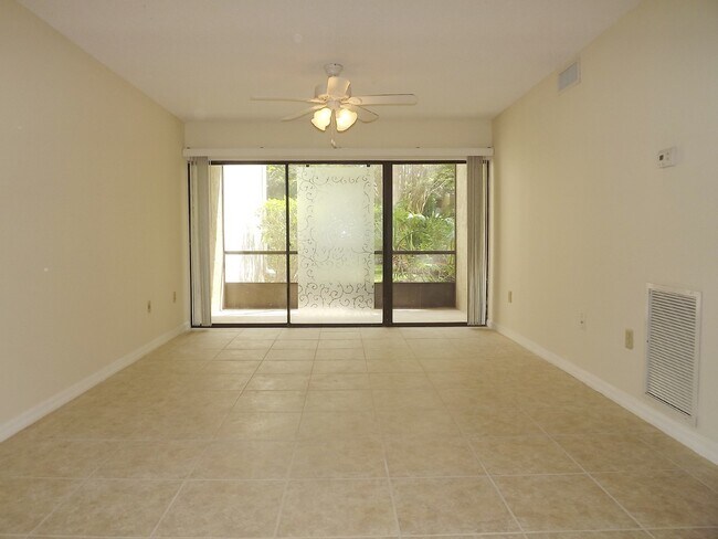 Building Photo - 3284 S Semoran Blvd