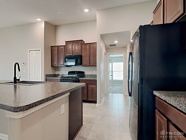 Building Photo - 5151 White Chicory Dr