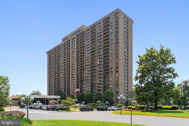 Building Photo - 3701 S George Mason Dr
