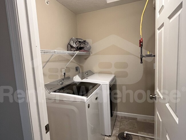 Building Photo - 6953 99th Ct S