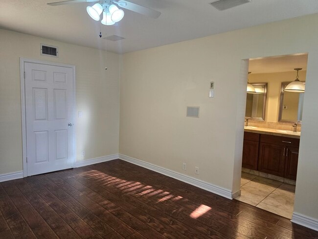 Building Photo - 12661 Westhampton Cir