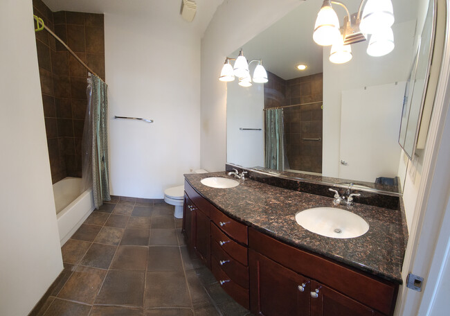 Master Bathroom - 1000 W 15th St