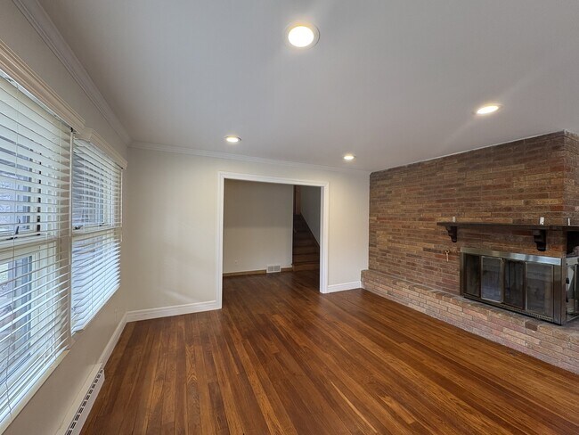 Building Photo - 5902 W 77th Terrace