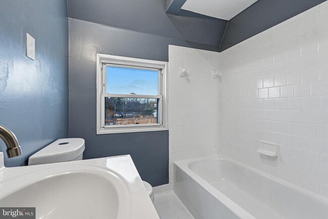 Building Photo - 2410 Keyway