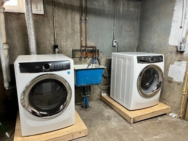 Building Photo - 375 Elm St