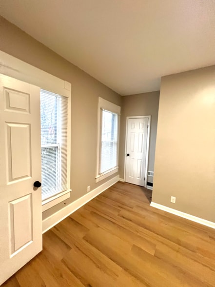 Building Photo - 4932 Roanoke St