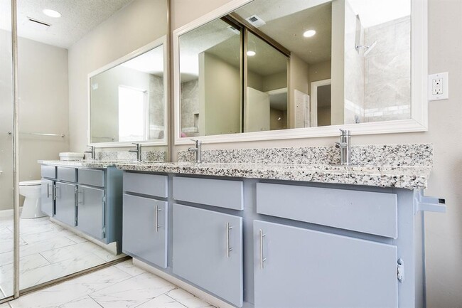 Building Photo - 12569 Wellington Park Dr
