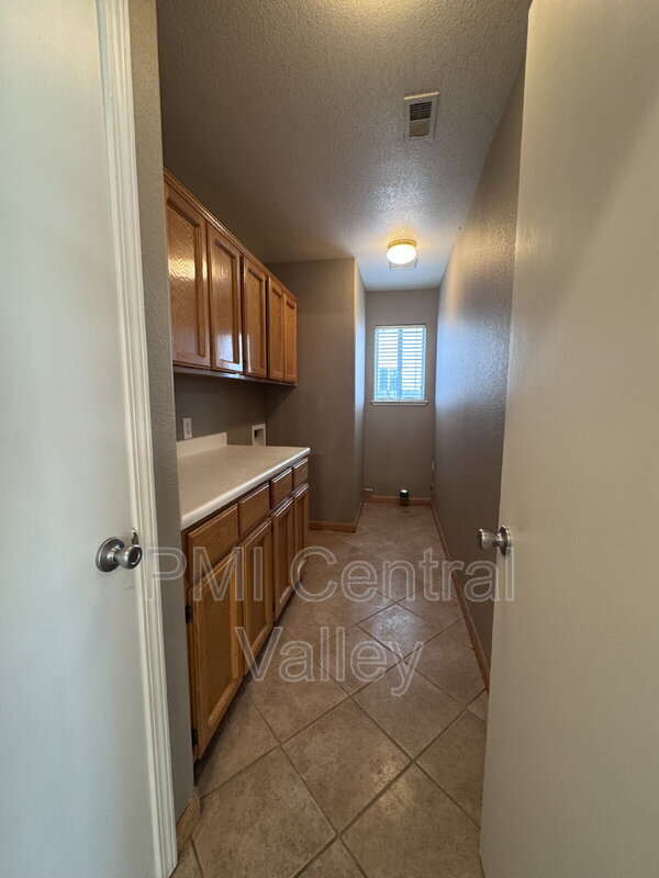 Building Photo - 10335 Point Reyes Cir