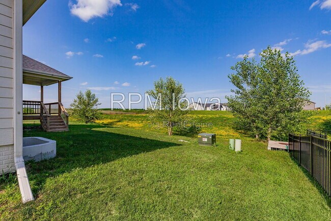 Building Photo - 5901 NE Sherman Dr