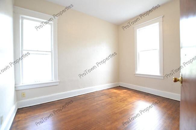 Building Photo - 10 Boulder Ave