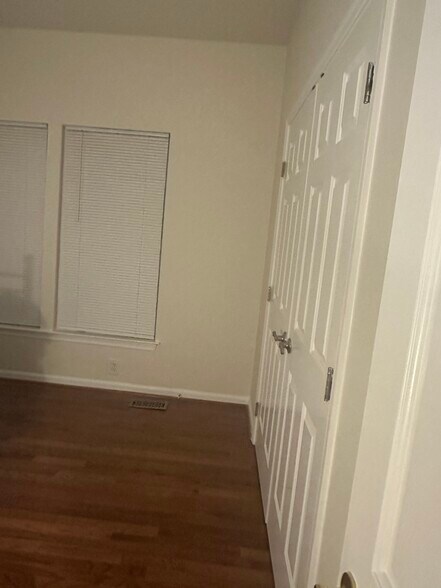Building Photo - 318 Victory Gallop Ct