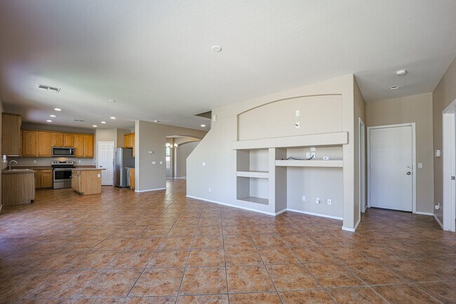 Building Photo - 5 bedroom Home1