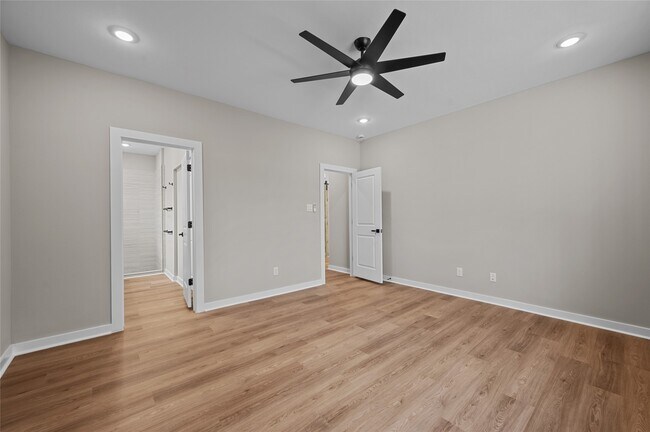 Building Photo - 28407 Champion Oaks Dr