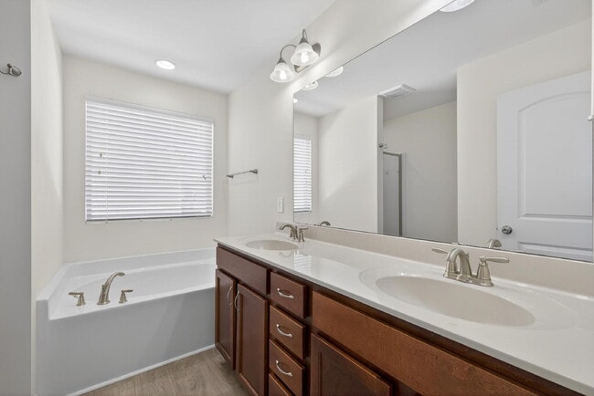 Building Photo - 3625 Tule Spring St