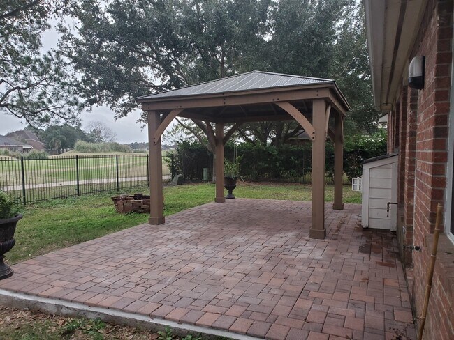 Building Photo - 2103 Blue Water Bay Dr
