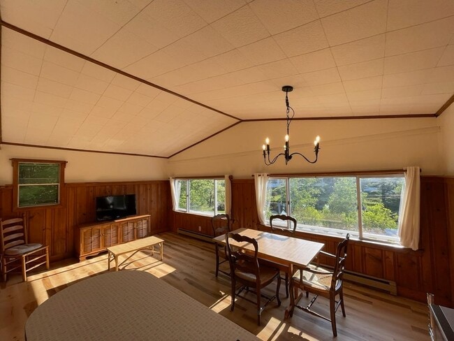 Building Photo - 13 Winhall Hollow Rd