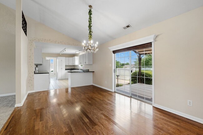 Building Photo - Spacious 3 Bedroom Home Near Downtown Greer with Large Backyard and 2-Car Garage.