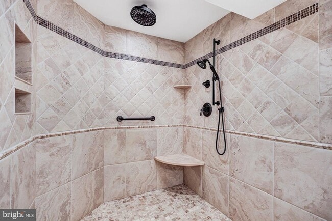 Building Photo - 1504 Wake Forest Dr