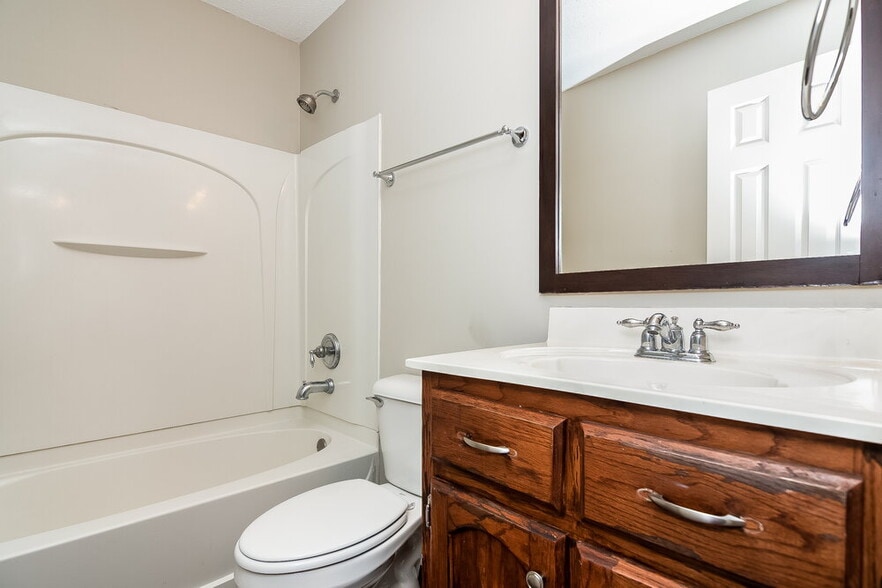 Building Photo - 1813 Cherry Creek Dr