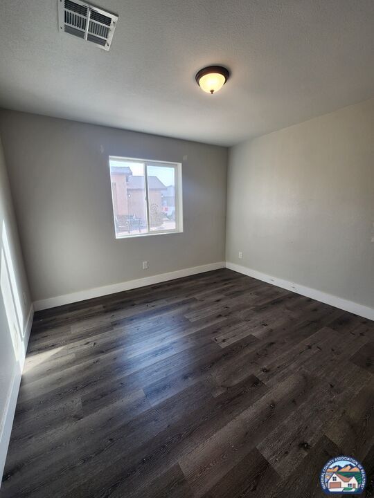 Building Photo - 2303 Moiola Ave