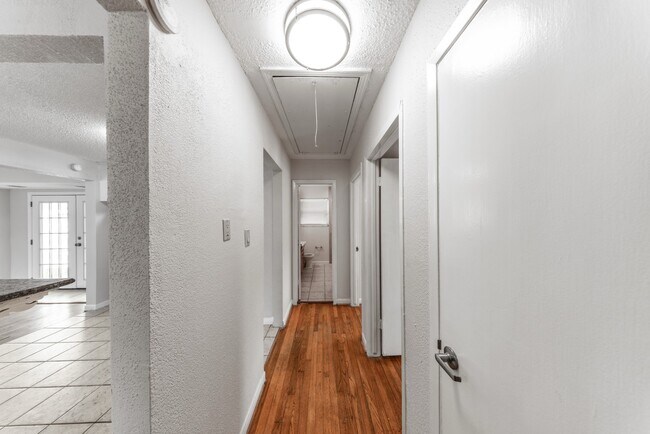 Building Photo - 4710 Glenmont St