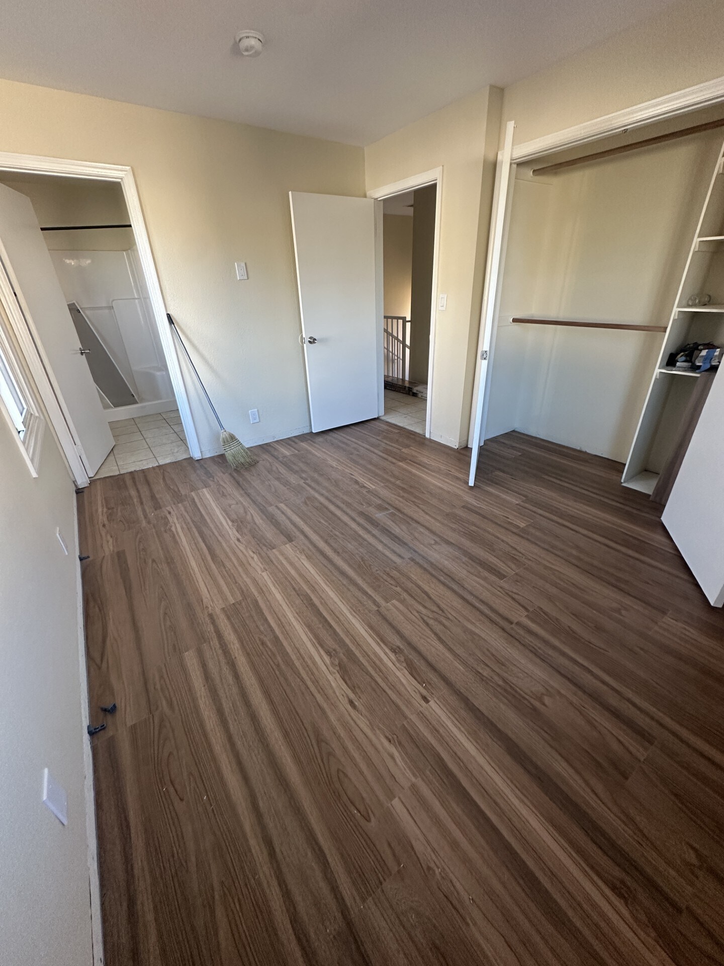 master bed rm with bath rm - 2210 S Hobart Blvd