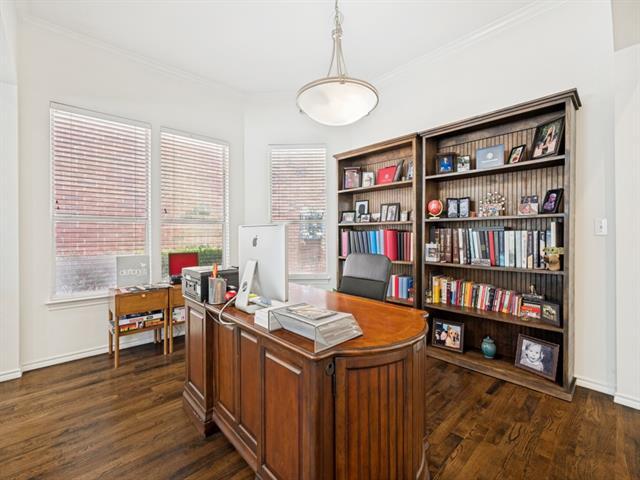 Building Photo - 6072 Thursby Ave