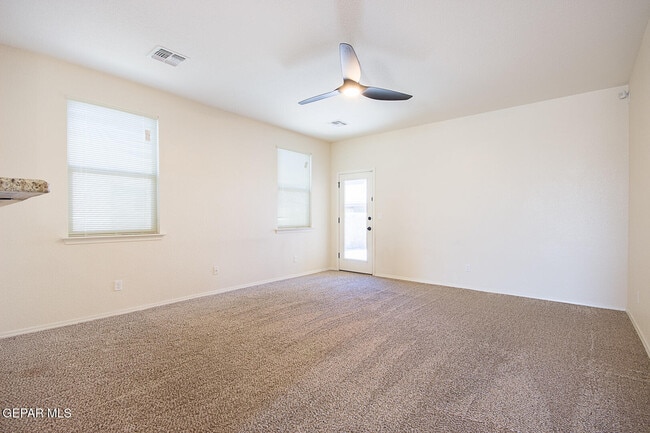 Building Photo - 3705 Loma Dante