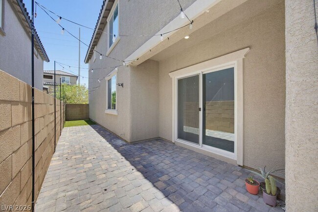 Building Photo - 10661 Sariah Skye Ave