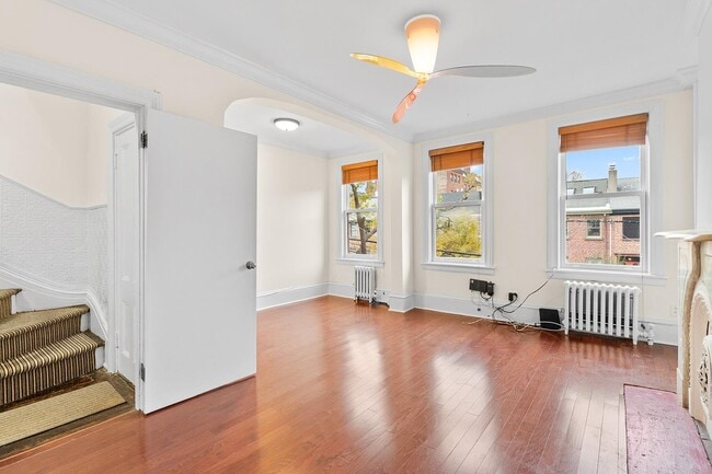 Building Photo - 34 Erie St