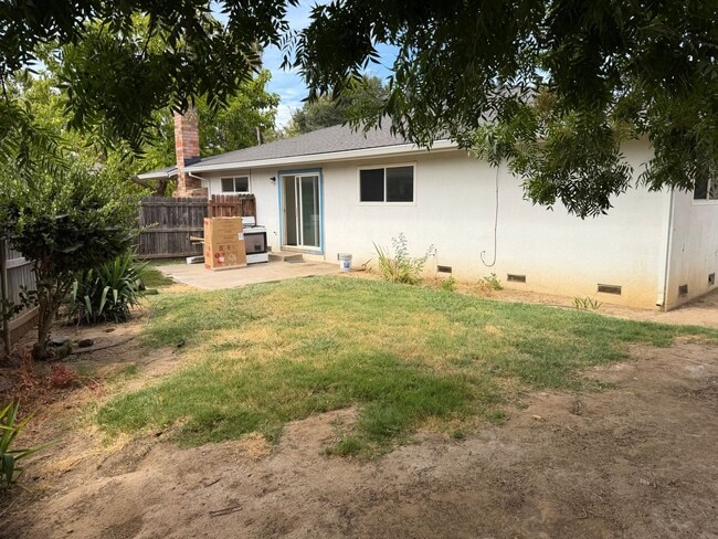 Building Photo - 2635 Moderna Ct
