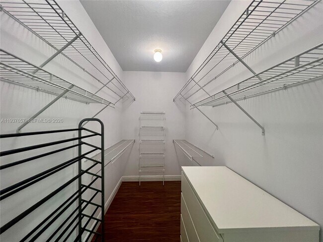 Building Photo - 16020 SW 91st Ct